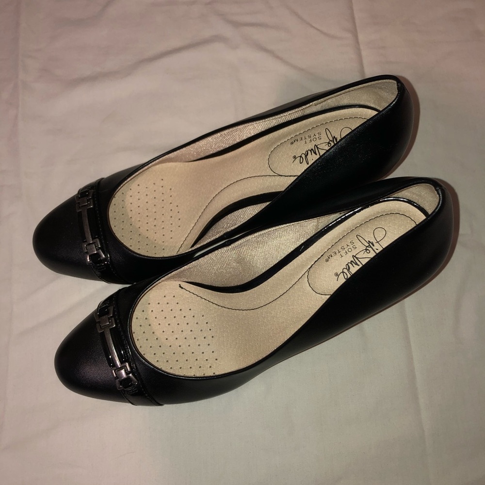 Life Stride, classic black heel, size 10 wide
